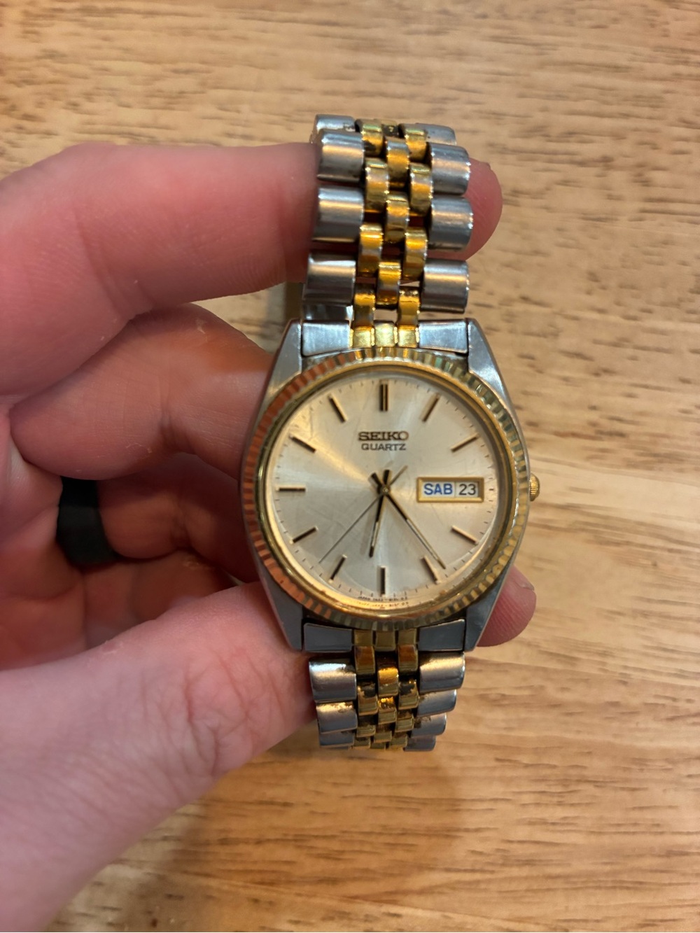 Seiko Quartz 7N43-8110 Day Date, Serviced Cleaned New Battery & Sapphire Crystal